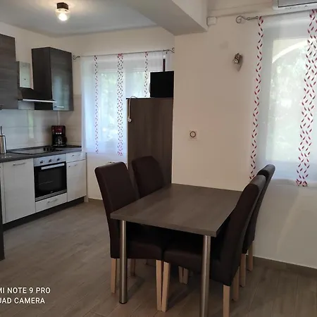 Tominovic Apartment *